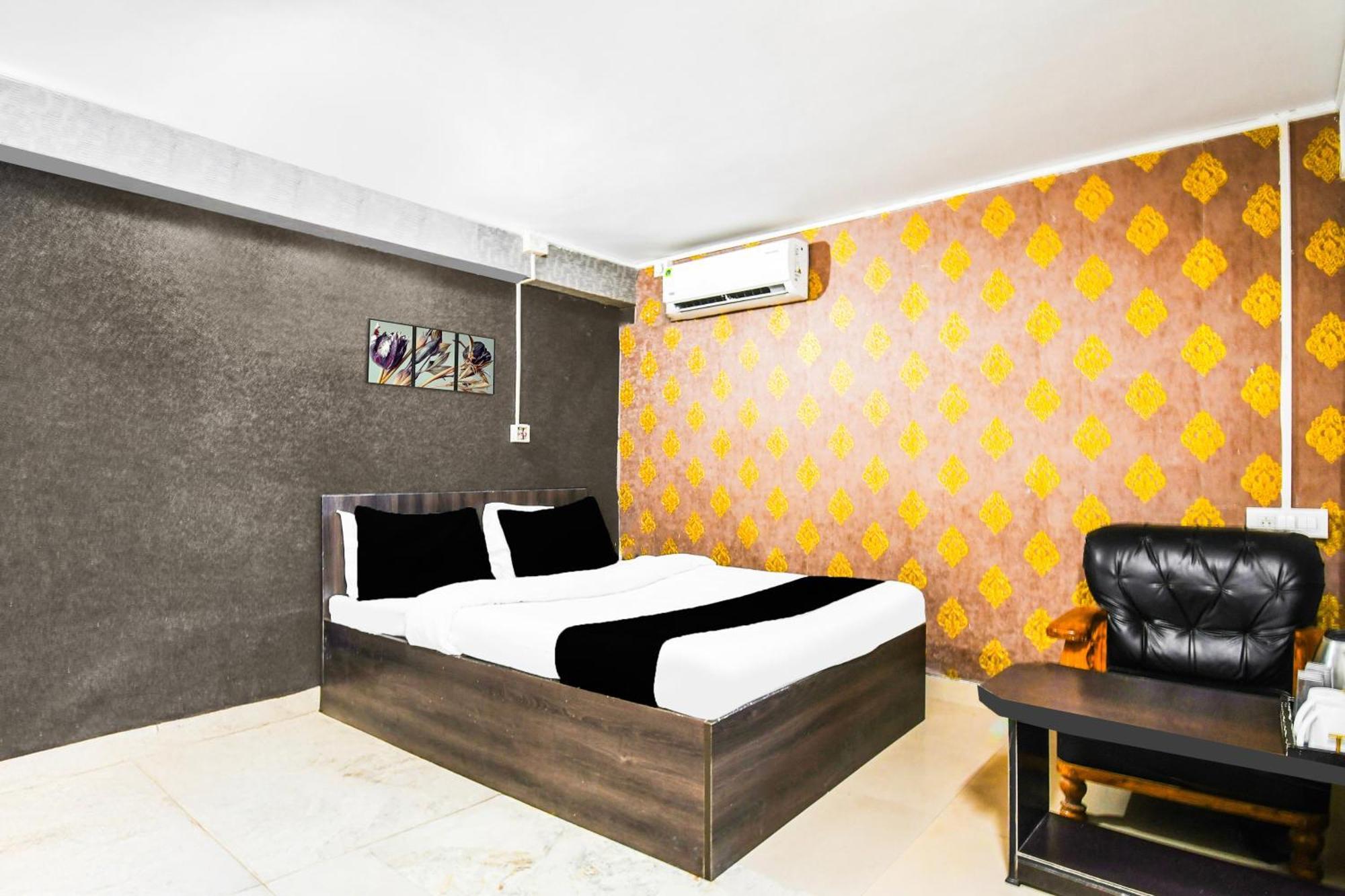 Super Hotel O Champasari Siliguri Formerly Four Fox Suits Panchanai Exterior foto